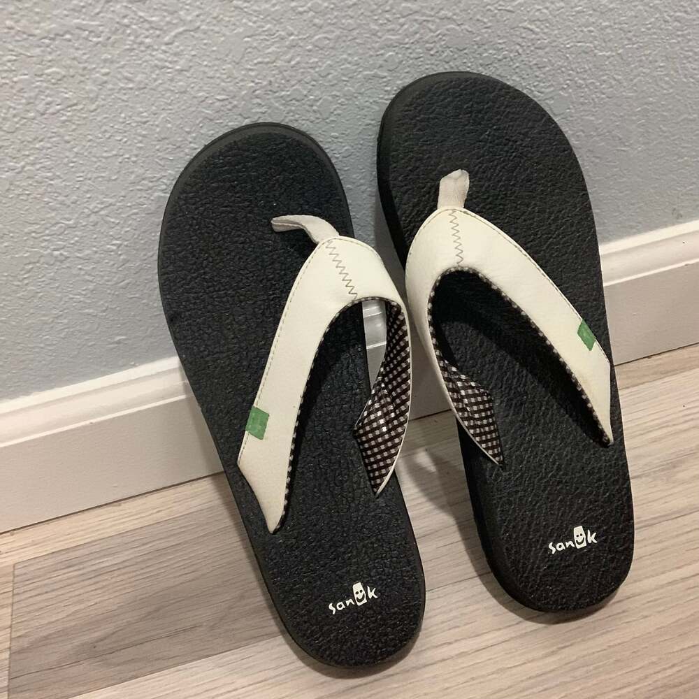 Sanuk Women's Yoga Mat Thong Sandal in White